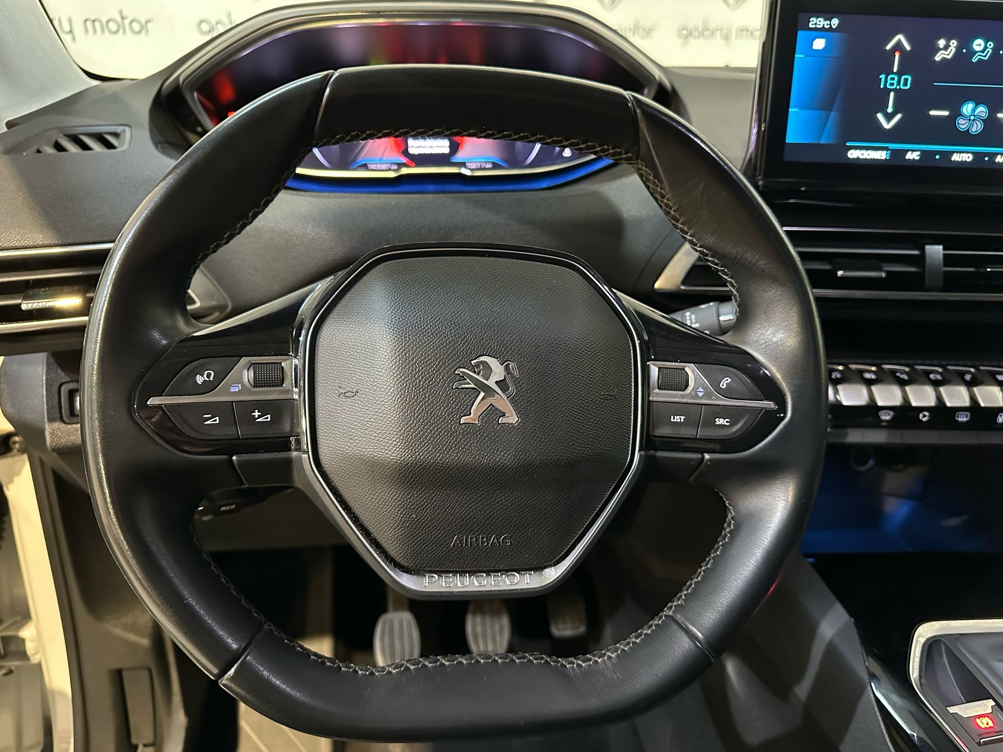 PEUGEOT 5008 1.5 BlueHDI ALLURE PACK